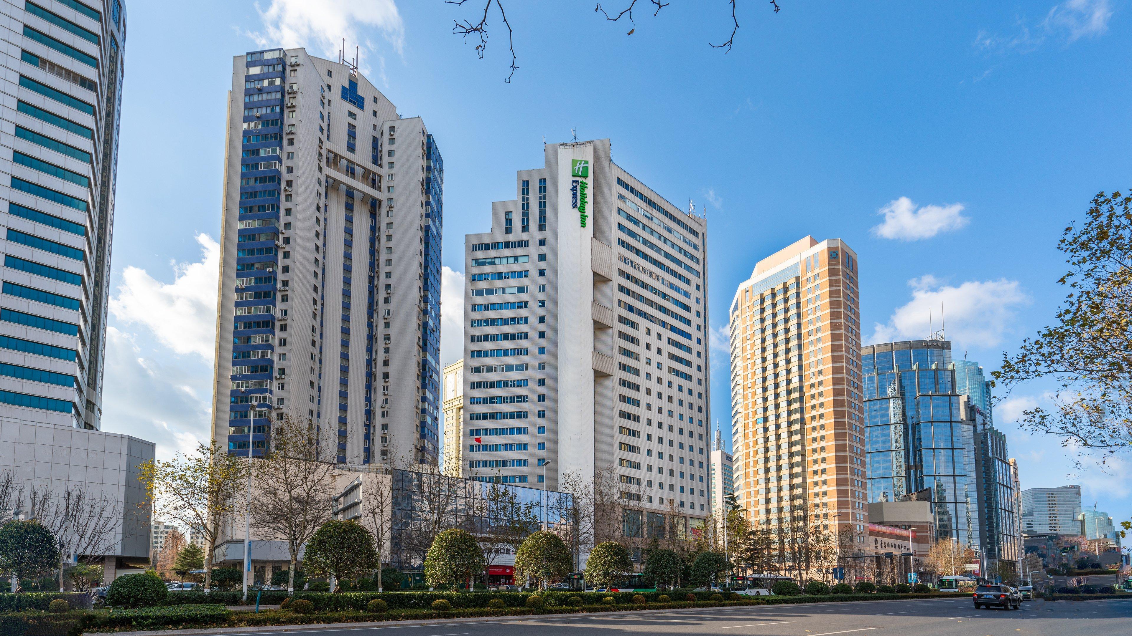 Holiday Inn Express Qingdao City Center By Ihg מראה חיצוני תמונה