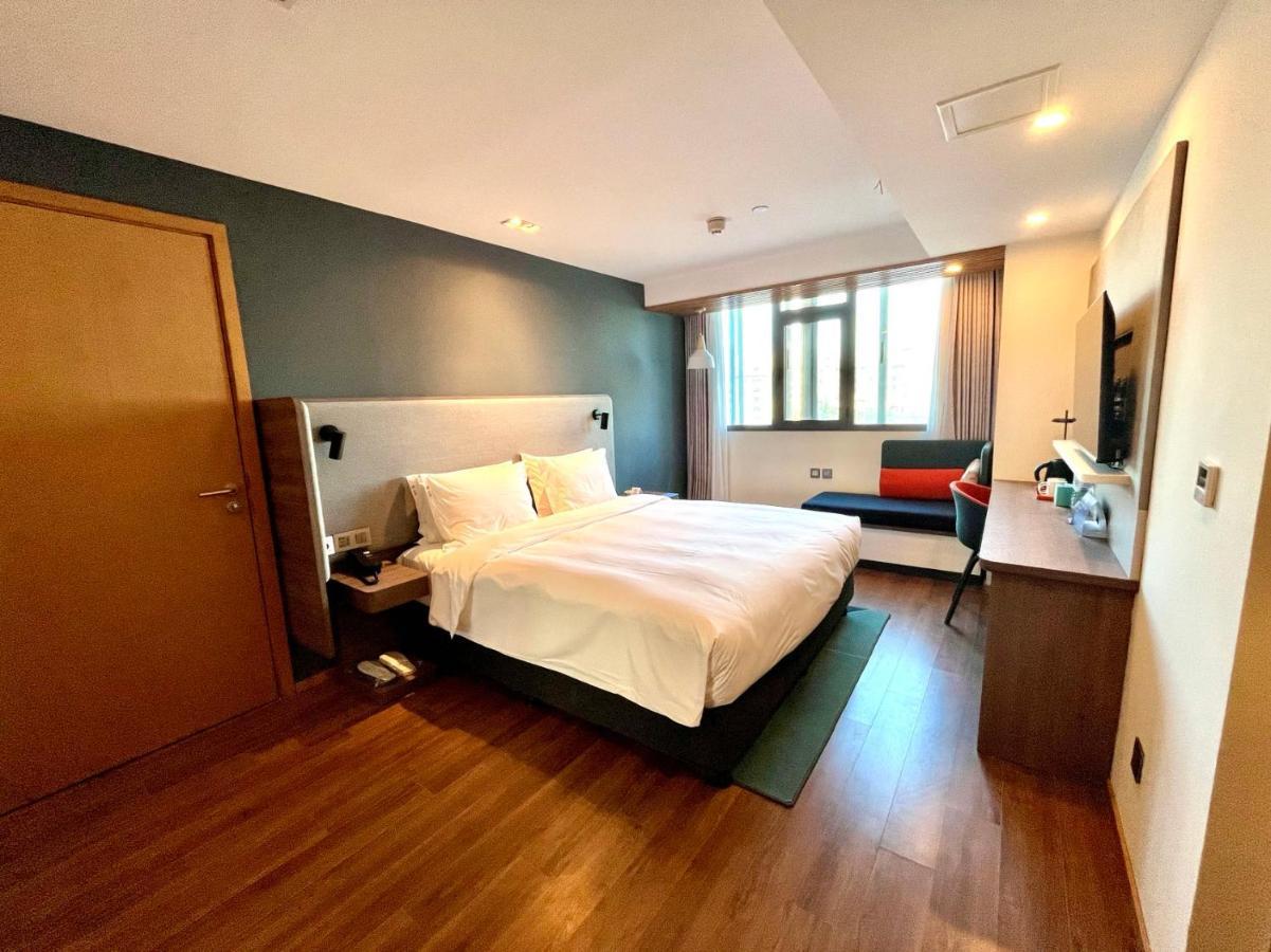 Holiday Inn Express Qingdao City Center By Ihg מראה חיצוני תמונה
