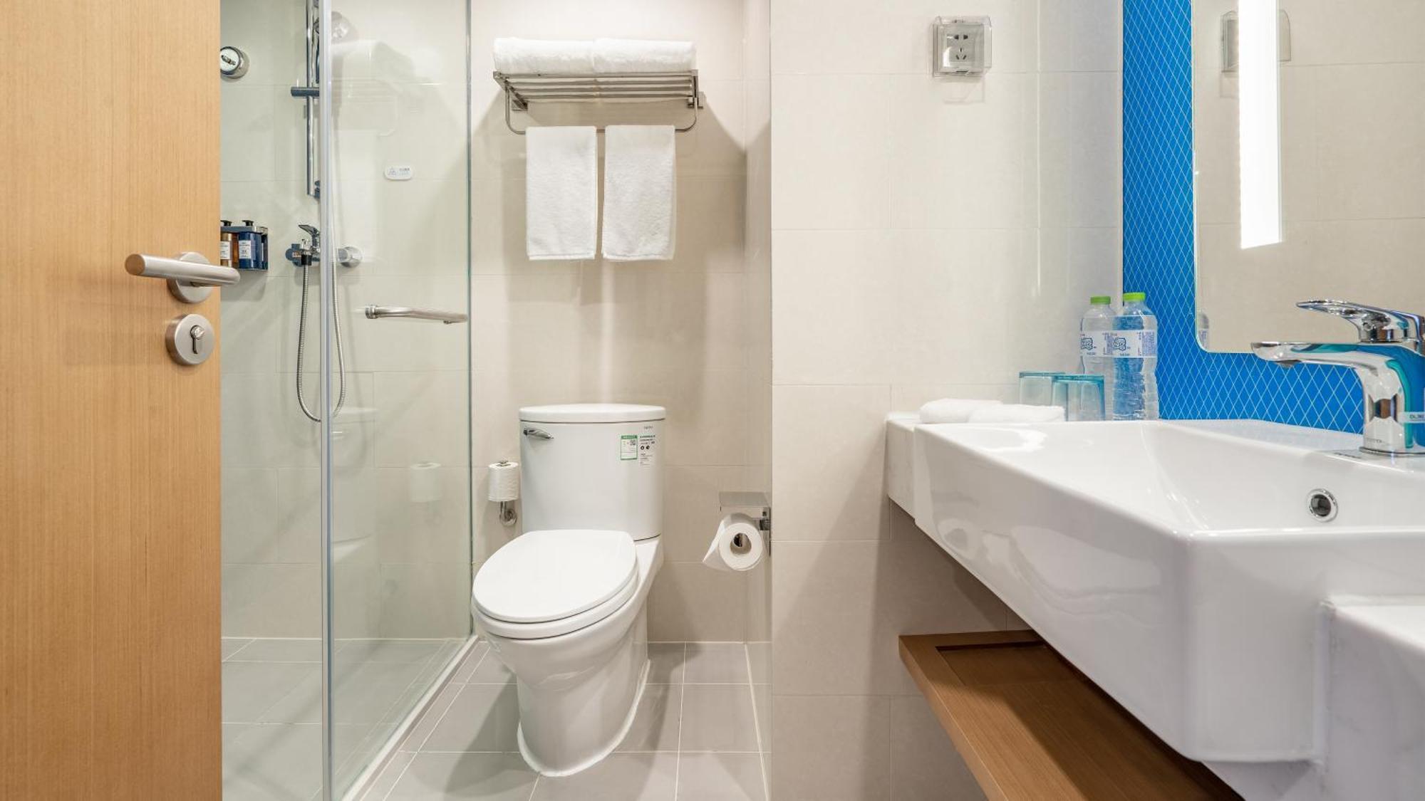 Holiday Inn Express Qingdao City Center By Ihg מראה חיצוני תמונה