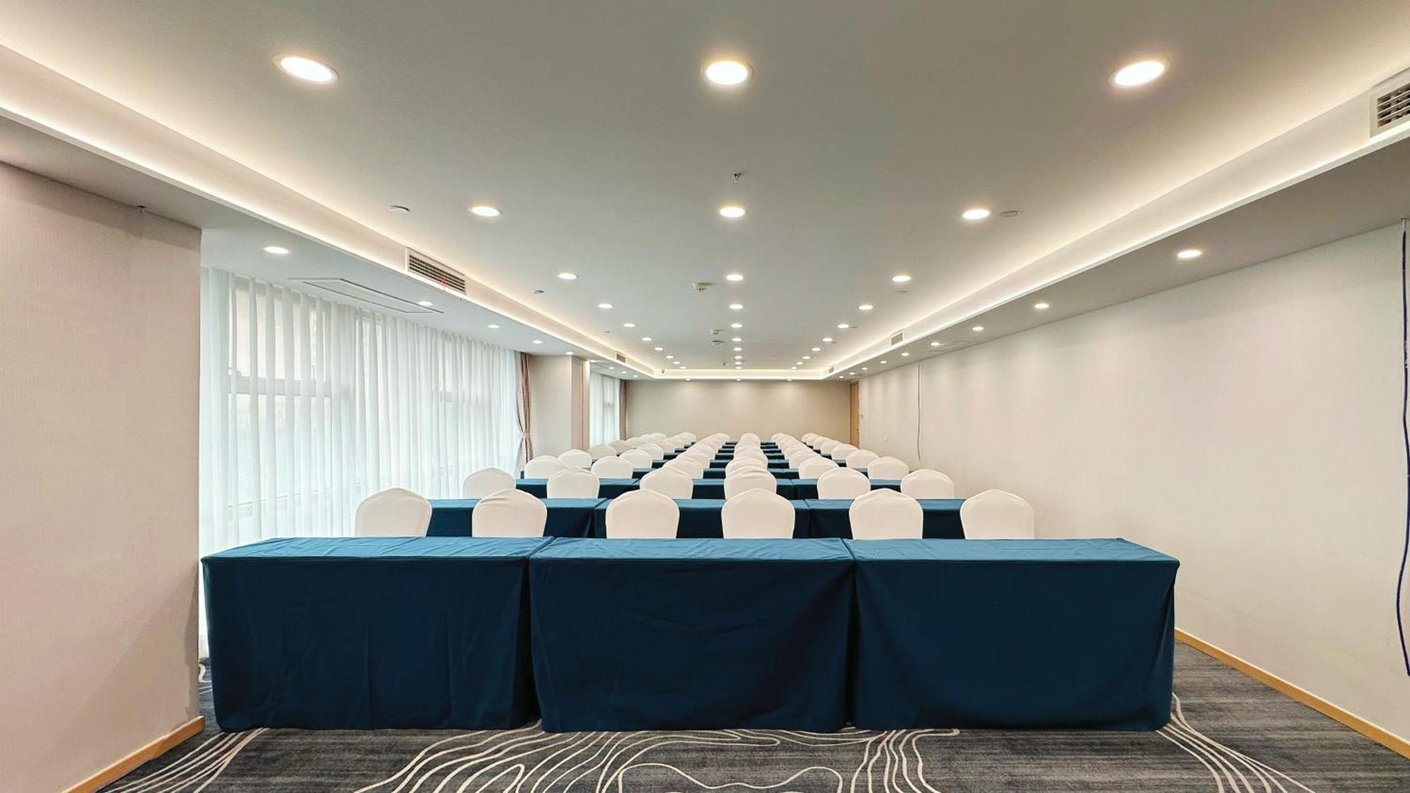 Holiday Inn Express Qingdao City Center By Ihg מראה חיצוני תמונה