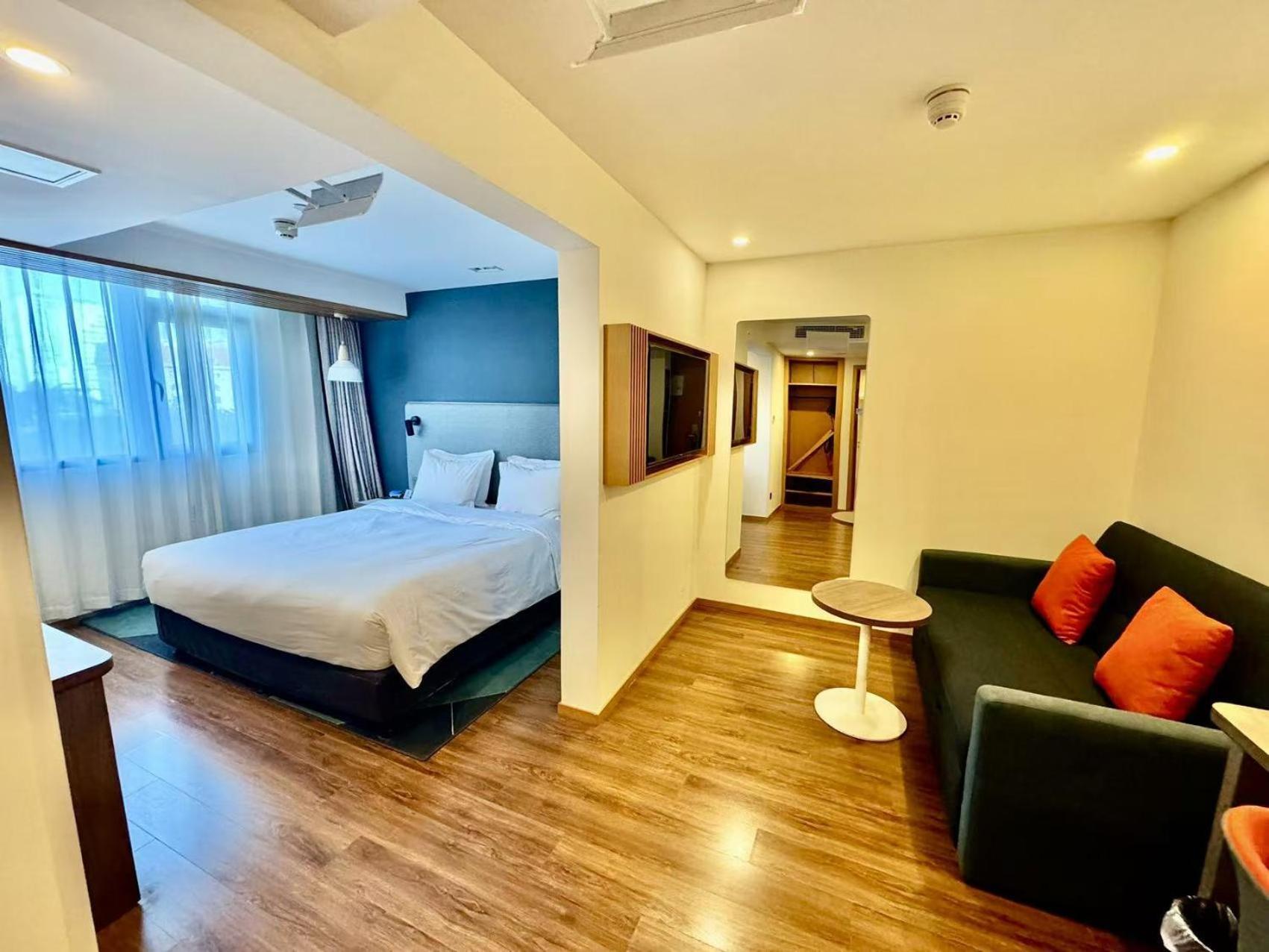 Holiday Inn Express Qingdao City Center By Ihg מראה חיצוני תמונה