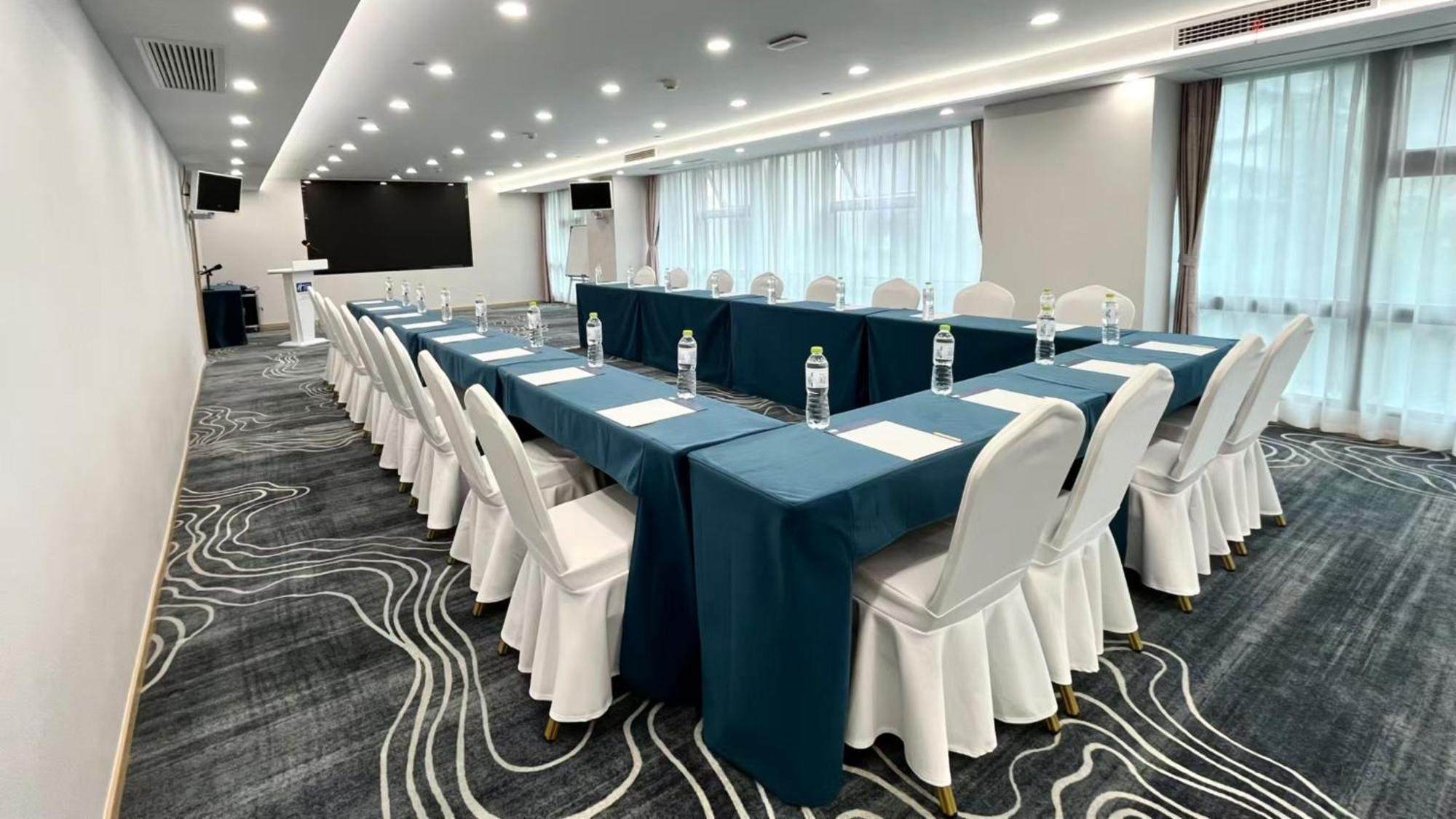 Holiday Inn Express Qingdao City Center By Ihg מראה חיצוני תמונה